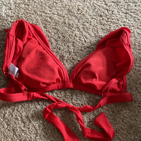 Red V cut bikini top - Picture 2 of 2